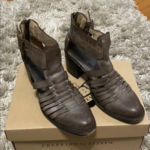 Freebird “Blake” Booties🎉SALE🎉